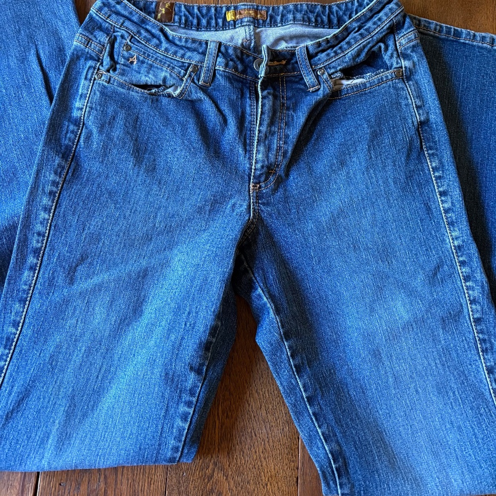 Wrangler Aura women’s jeans straight leg size 10R/Tal